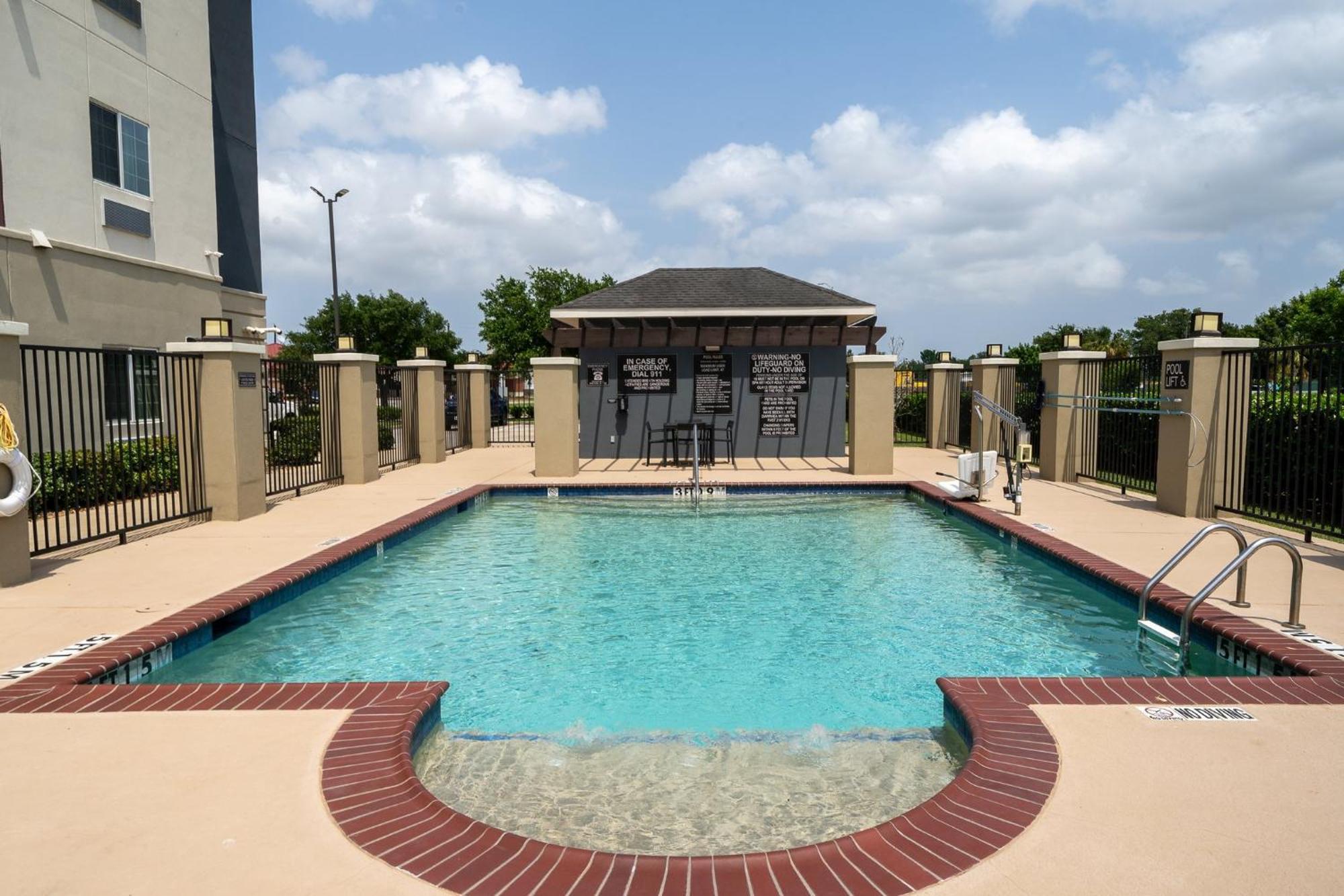 Candlewood Suites Deer Park By Ihg Buitenkant foto
